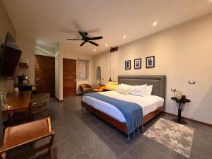 Postel nebo postele na pokoji v ubytování Hotel Arista 1026