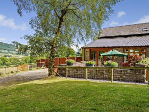 Aed väljaspool majutusasutust 1 Bed in Abergavenny 47884 +12 fotot