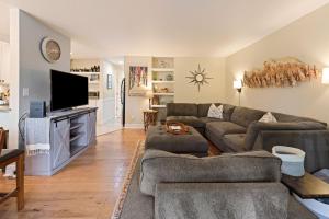 Et tv og/eller underholdning på Abbot House Condo 4 with SHARC Passes