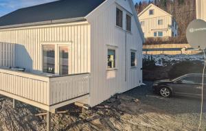 Το κτήριο όπου στεγάζεται  η παραθεριστική κατοικία