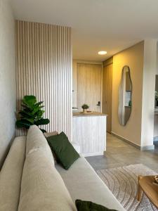 O zonă de relaxare la Living Sunset by Santa Marina