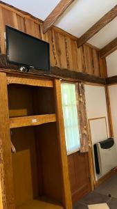 Μια τηλεόραση ή/και κέντρο ψυχαγωγίας στο Chacra Kaiken Lodge