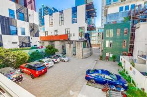 Tòa nhà nơi nhà nghỉ dưỡng tọa lạc