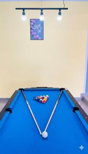 Τραπέζι μπιλιάρδου στο Gathering Rinting Masai Semi-D 6BR 20 Pax Game