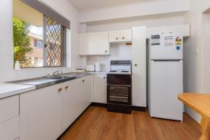 Η κουζίνα ή μικρή κουζίνα στο Anchorage 33