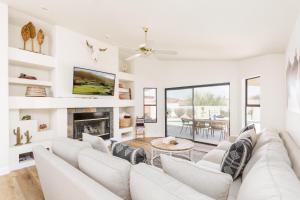Χώρος καθιστικού στο Western Hills-Heated Pool-In Fountain Hills