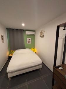 Ένα ή περισσότερα κρεβάτια σε δωμάτιο στο Casa Nalya