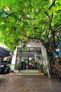 El edificio en el que está el hotel