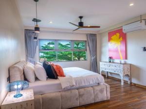 Χώρος καθιστικού στο Hidden Gem The Palms 6Br Sea View Private Pool +51 φωτογραφίες