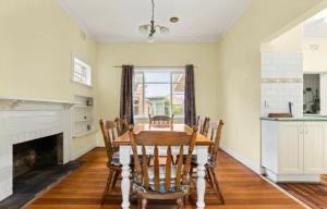 Η κουζίνα ή μικρή κουζίνα στο Sweet Home in Glen Iris