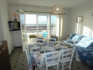 Balkón nebo terasa v ubytování Appartement vue mer à Notre-Dame-de-Monts - 5 personnes, animaux - FR-1-540-147