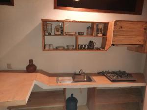 兹波利特Casa D的带水槽和台面的厨房