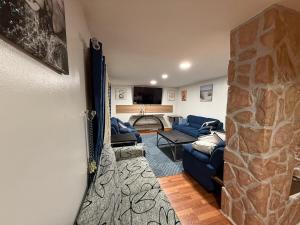 Posezení v ubytování Sleep12-16guests ranch in West Seneca entire house