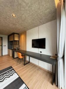 Η κουζίνα ή μικρή κουζίνα στο Lush inn Phuket