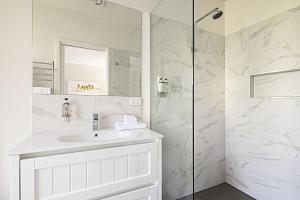 Ένα μπάνιο στο Tessies Studio