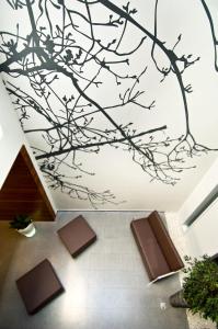 A seating area at Hostal La Creu