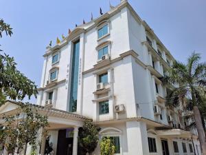 Tòa nhà nơi khách sạn tọa lạc