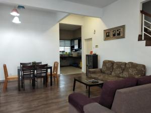 Et opholdsområde på Premium Garden Home 17 Golden Hills