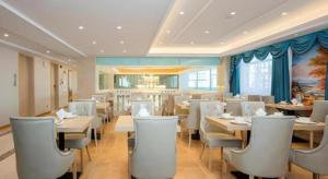 O zonă de relaxare la Vienna Hotel Tibet Lazi Mount Everest