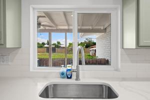 Galería fotográfica de Modern 5BR Retreat l Cozy l Spacious Work-Friendly en Sierra Vista 32 fotos más