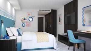 Una cama o camas en una habitación de Hotel Indigo Torquay, By IHG