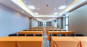 Οι επιχειρηματικές εγκαταστάσεις ή/και οι αίθουσες συνεδριάσεων στο GreenTree Inn Jinan West Station Exhibition Center