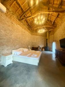 Postel nebo postele na pokoji v ubytování Онгъл запад + 17 fotografií