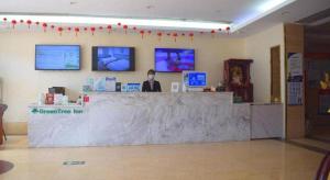 Vstupní hala nebo recepce v ubytování GreenTree Inn Shenzhen Kengzi Town Express Hotel