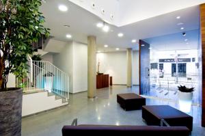 A seating area at Hostal La Creu