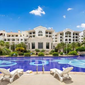 Πισίνα στο ή κοντά στο Country Garden Phoenix Hotel Maoming