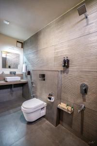 Ένα μπάνιο στο Daksh The Nirvana Retreat