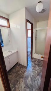 Vannituba majutusasutuses Griffith Tourist Caravan park +3 fotot