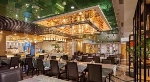 Restaurace v ubytování Yueyang Grand Skylight Hotel