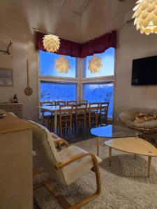 Μια τηλεόραση ή/και κέντρο ψυχαγωγίας στο Villa Ateljee +18 φωτογραφίες