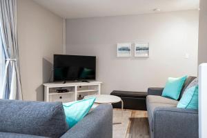 Et tv og/eller underholdning på Tranquility Oasis Ski-In Out Hot Tub Shuttle