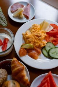 Jídlo v hotelu nebo okolí