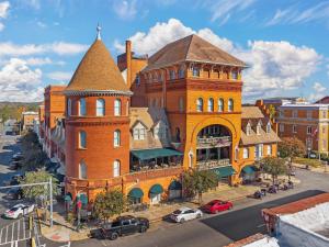 Το κτήριο όπου στεγάζεται  το ξενοδοχείο