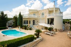 Gallery image of Villa Kokalis Resort in Gouves