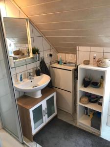 Η κουζίνα ή μικρή κουζίνα στο Ferienwohnung HAWELA