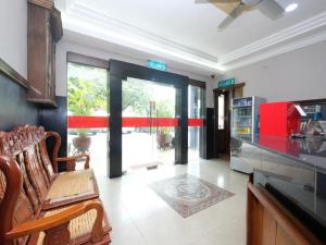 Una cocina o cocineta en OYO 1190 Nice Stay hotel