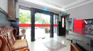 Una cocina o cocineta en OYO 1190 Nice Stay hotel 89 fotos más