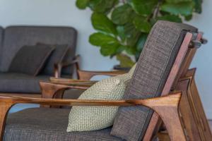 バリナにあるParadise Sands - Oceanstaysの椅子(枕付)