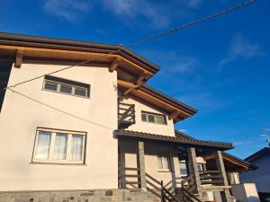 Tòa nhà nơi căn hộ tọa lạc