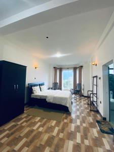 Кровать или кровати в номере Cool Cloud Villa +22 фотографии