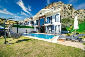 Бассейн в ASELYA-Villa with Private Pool for 8 Persons in Fethiye Gocek или поблизости