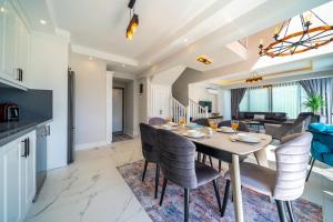 Кухня или мини-кухня в ASELYA-Villa with Private Pool for 8 Persons in Fethiye Gocek
