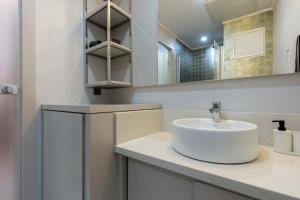 Ένα μπάνιο στο Luxury Residence in Sirius Town Pool & Spa +28 φωτογραφίες