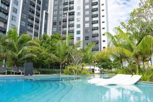 Bazén v ubytování MayaBay Homestay near KLIA SplashMania at Gamuda Cove by GL Play nebo v jeho okolí