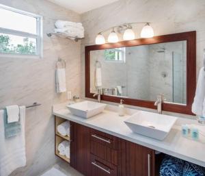 Un baño de Esencia Premiere