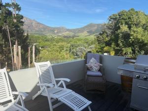 Gallery image of Constantia escape with mountain views in Sweet Valley